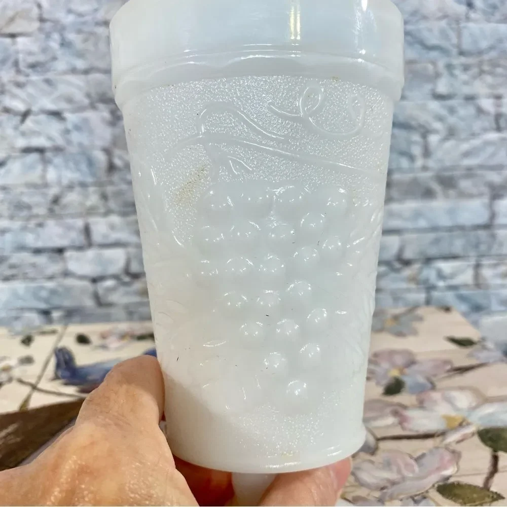 Anchor Hocking White Milk Glass VTG Harvest Grape Vine Pattern 5.75 inch